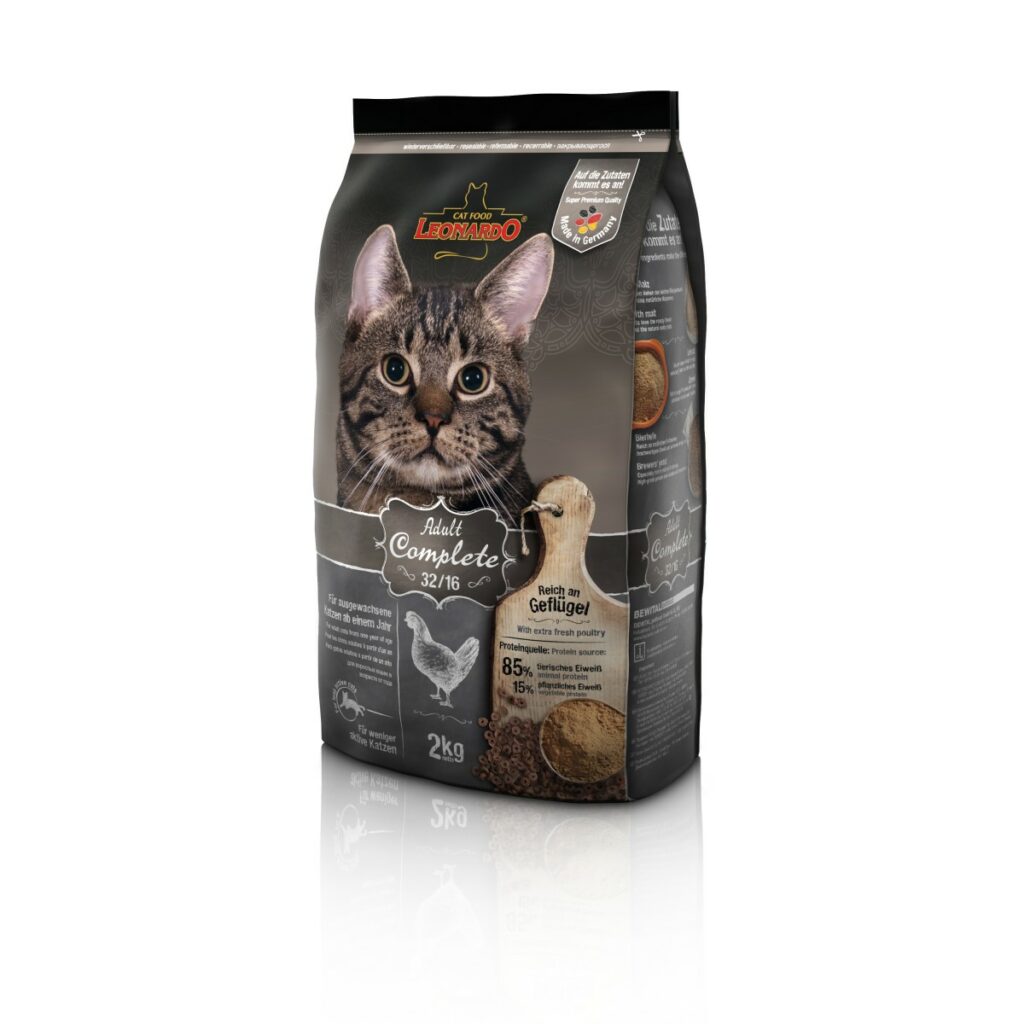 Сухой корм Leonardo Adult Сomplete 32/16 для взрослых кошек с пониженной активностью с птицей
