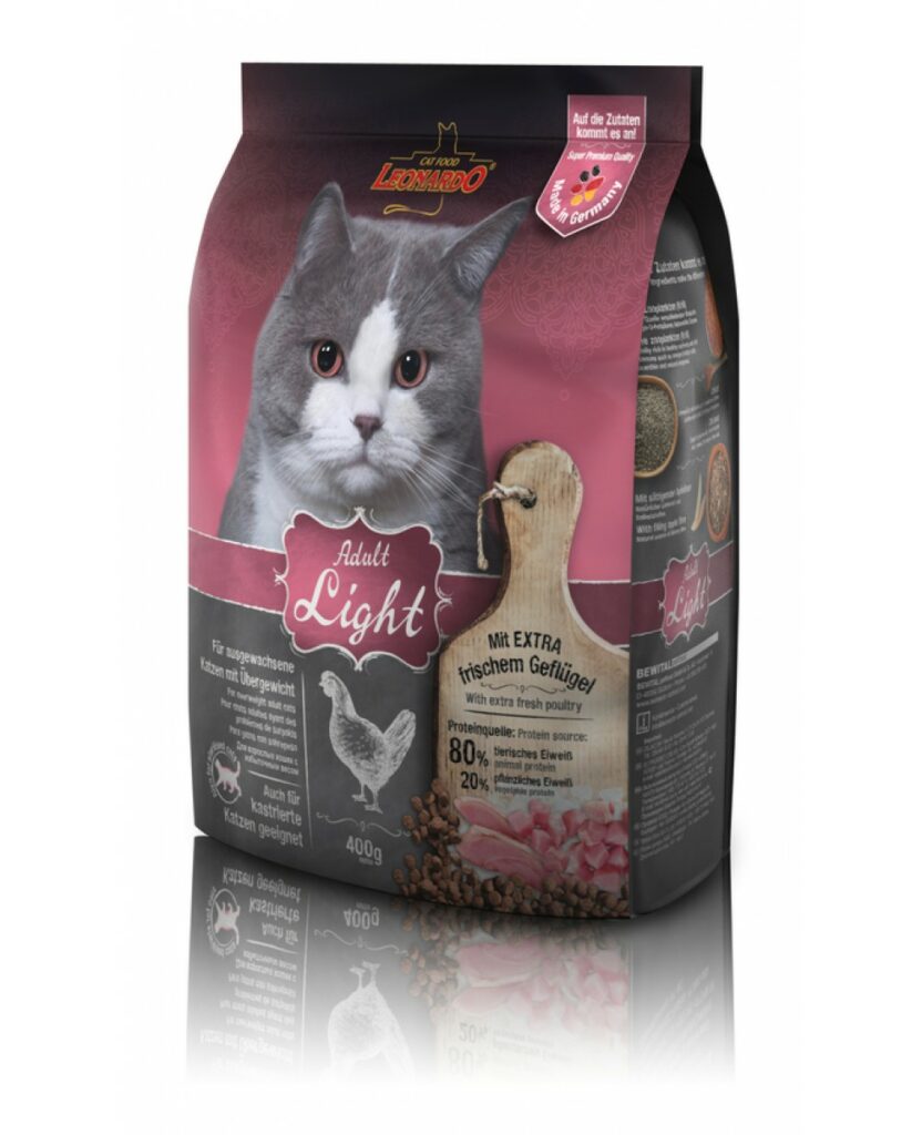 Сухой корм Leonardo Adult Light для стерилизованных и имеющих избыточный вес кошек с птицей